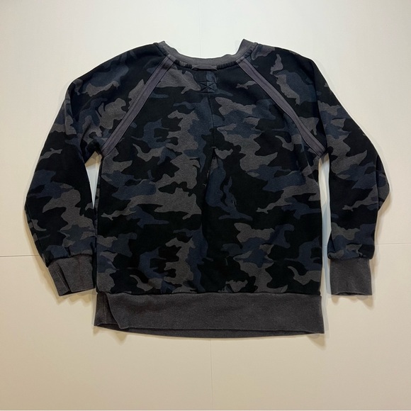prAna Women’s Gray/Blue Camouflage Crewneck Sweater - Picture 7 of 7